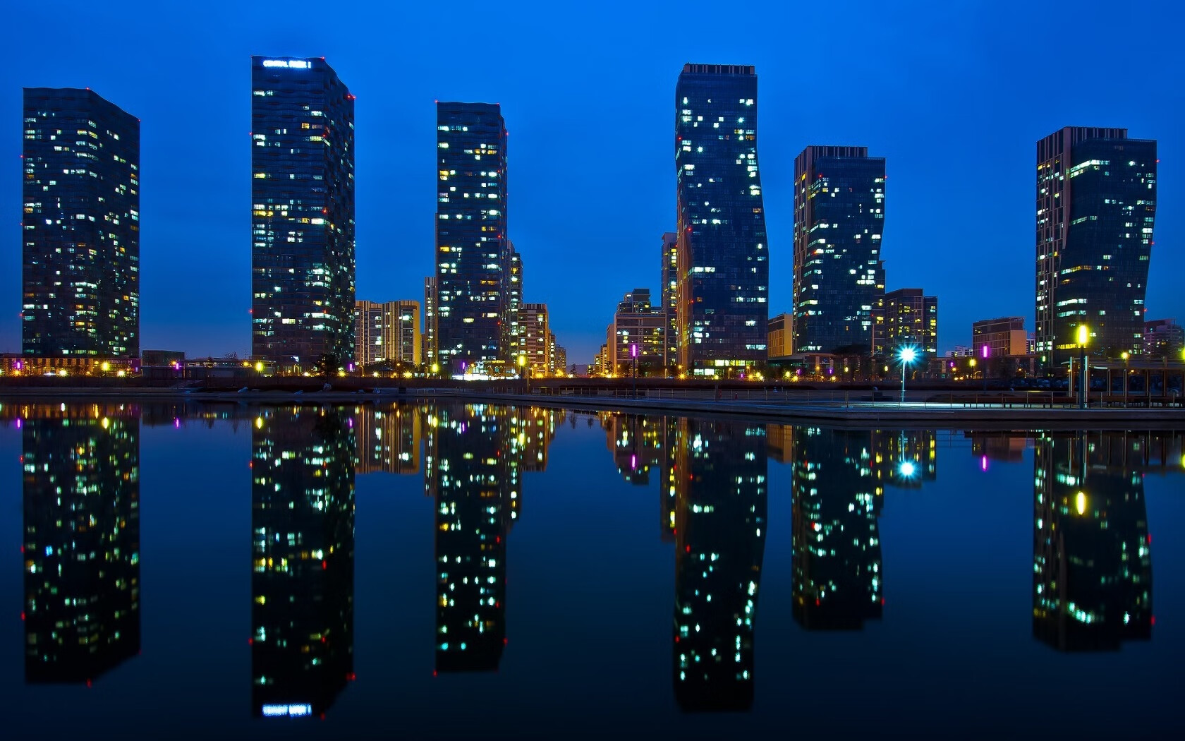 熊猫体育娱乐-自由泳接力冲刺突尼斯赢得掌声，4×200自由泳接力全程回放